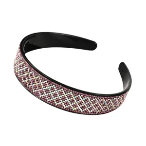 Serre-tête strass scintillant pour femme, accessoire de coiffure cristal élégant.