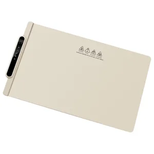 Calentador de platos de silicona beige flexible con panel digital y avisos de seguridad