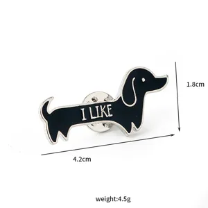 Leuke cartoon teckel legering broche pin met letters perfect voor tassen en kleding accessoires.