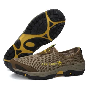 Zapatos de senderismo para hombre de malla transpirable, mocasines casuales marrón.