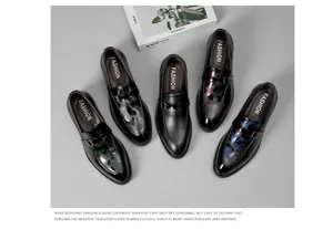 Chaussures habillées de ville pour hommes mocassins avec boucle et semelle antidérapante.