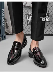 Chaussures habillées en cuir verni pour homme mocassins de business élégants et formels.