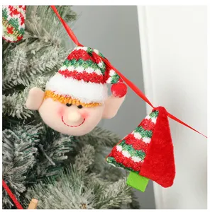 Set di banner decorativi per feste di Natale con simpatici ciondoli a testa di elfo e albero.