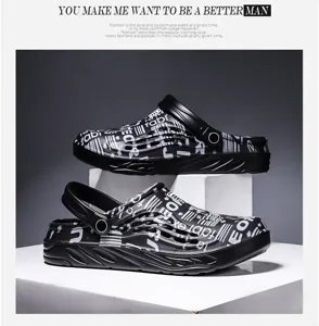 Lässige Paar Gartenschuhe Sommer Strand atmungsaktive hohle Clogs schwarzes Graffiti