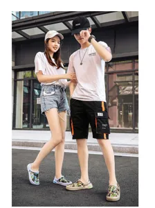 Zapatos de jardin de camuflaje de verano para parejas sandalias de playa estilo streetwear casual.