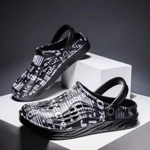 Sommer Outdoor Garten Clogs für Damen und Herren, modische bedruckte atmungsaktive Strandsandalen.