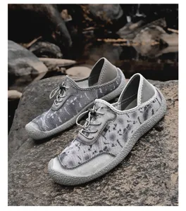 Hombres zapatos casuales de malla gris ligeros transpirables zapatos de agua aire libre.