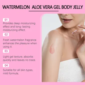Vue détaillée du gel corporel à la pastèque et aloe vera montrant texture et hydratation.