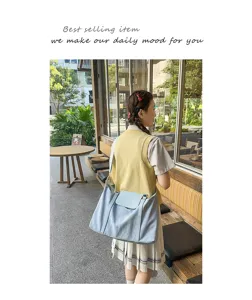 Bolso de hombro de viaje de gran capacidad para mujer, comodo bolso cruzado azul claro uso diario.