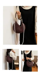 Sac à main coquillage en crochet fait main avec élégante lanière de perles, sac bandoulière femme.