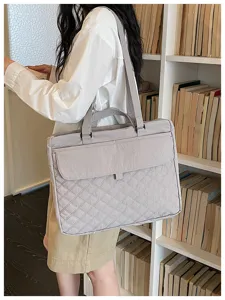 Borsa shopper trapuntata in nylon da donna borsa per laptop da lavoro elegante e pratica.