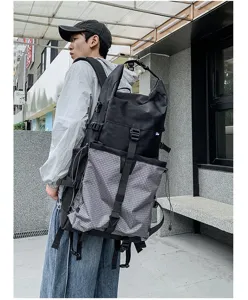 Grande zaino da trekking all'aperto con motivo a quadri, elegante borsa da viaggio urbana.