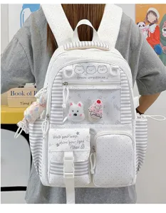 Dettaglio zaino studentesco stile giapponese, borsa ita a righe bianche con finestra trasparente.