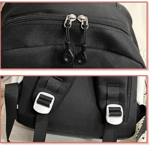 Vue détaillée du sac à dos scolaire noir avec tissu durable, fermetures éclair et sangles réglables.