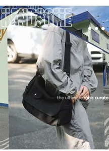 Lässige schwarze Canvas Umhängetasche Detail, große Kapazität Schultertasche für den Alltag.