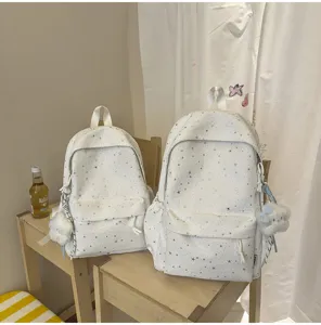 Großer Kapazität Schulrucksack für Schüler mit tollem Sternenmuster und leichtem Design.