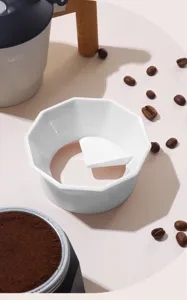 Kaffeerdosierungsring für Mokka-Kanne, weißes achteckiges Verteilerwerkzeug für sauberes Brühen.