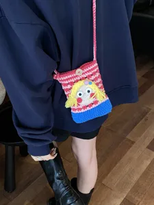 Süße gestrickte Cartoon Mini Umhängetasche Handytasche mit Farbblock Design für Reise Alltag