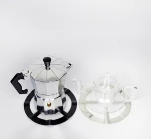 Roestvrijstalen moka pot koffiezetapparaat fornuis verkleinring en glazen theepot.
