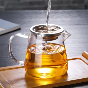 Pichet à thé en verre résistant à la chaleur avec infuseur en acier pour la maison.
