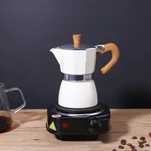 Plaque chauffante électrique avec cafetière moka pour café et thé, appareil de cuisine.