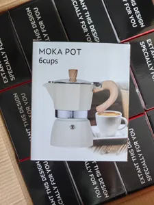Kλασική λευκή ιταλική καφετιέρα Moka 6 φλιτζανιών με ξύλινη λαβή για espresso.