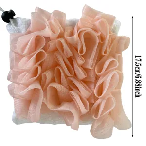 Reis douche spons en washandje combo, roze net loofah met witte zeepzakje 17.5cm