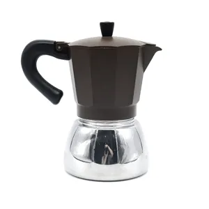 Cafetière italienne classique en aluminium et acier pour un espresso riche et savoureux.