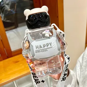 Bottiglia d'acqua orsetto carina con tracolla design casco da astronauta tazza in plastica.