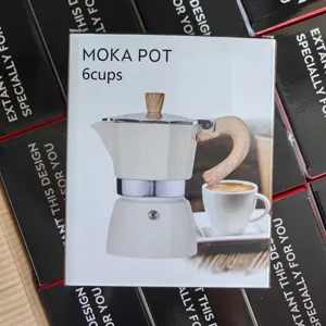 Κλασική ιταλική καφετιέρα Moka 6 φλιτζανιών σε λευκό αλουμίνιο με ξύλινη λαβή εσπρέσο