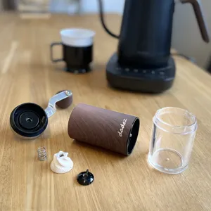 Manuelle Kaffeemühle Holzmaserung Hand Kaffeebohnenmühle tragbares Küchengerät Detail