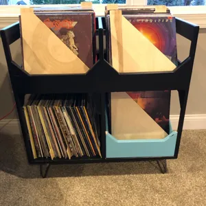 Séparateurs de disques vinyles en bois avec onglets alphabétiques pour le rangement.