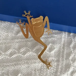 Ornement suspendu de pot de fleurs de jardin créatif en forme de grenouille en métal.