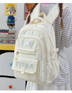 Japanischer Campus-Großraum-Schulrucksack mit niedlichen Sternen und Buchstaben-Details.