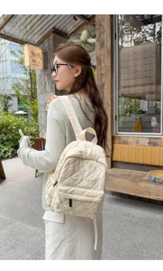 Quilted lightweight casual backpack for women and students, perfect for daily commuting.