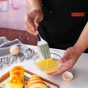 Gedetailleerd overzicht van siliconen bakkwast voor het gemakkelijk bestrijken van eieren in keuken.