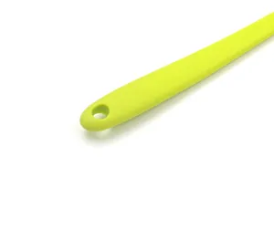 Silikon Duschbürste Detailansicht mit ergonomischem grünem Griff und praktischer Aufhängeöse.