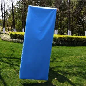 Toalla de playa y baño azul exterior lisa, tejido ligero para viajes, deportes y uso al aire libre.