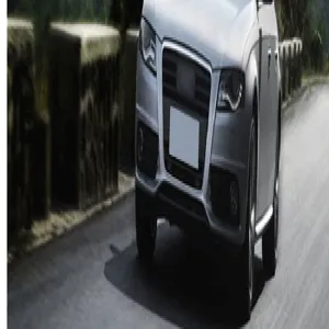 Detailansicht eines Autos auf der Straße, ideal passend für tragbare 12V Reifenfüller.