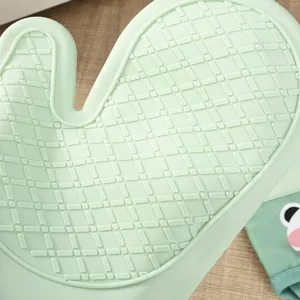 Green silicone oven mitt heat resistant baking glove thick anti-slip kitchen microwave tool.