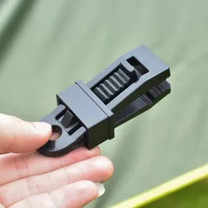 Zwarte kunststof zeil clip outdoor camping tent luifel klem windtouw gesp gereedschap