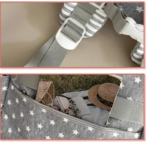 Detailansicht der japanischen grauen Schulterrucksack Schultergurte und Innentasche.