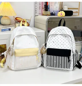 Leuke Japanse stijl schoolrugzak met sterren en strepen, grote capaciteit voor tieners.