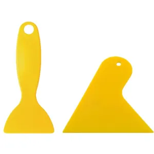 Lot de 2 raclettes en plastique jaune pour film de vitre auto et pose de protection d'écran.