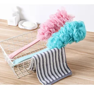 Langes Duschbuersten Set mit weichem Netz-Schwamm fuer diekoerperliche Peeling-Duschpflege.