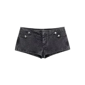 Vue détaillée de short en denim gris foncé avec boutons métalliques et taille basse tendance.