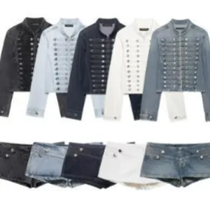 Ensemble veste et short en jean style militaire avec boutons decoratifs, plusieurs coloris.