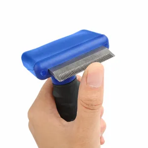 Huisdier ontklittingskam met roestvrijstalen tanden en ergonomisch handvat voor katten honden.
