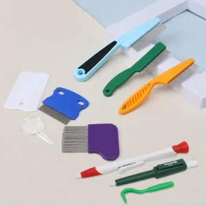 Pettine per Pulci per Animali Domestici Strumento di Rimozione Zecche Pettine da Toelettatura in Plastica per Cani Gatti Pettine per Pulci Denti Fini