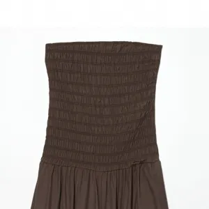 Tuta marrone senza spalline arricciata gamba larga da donna moda elegante chic stile